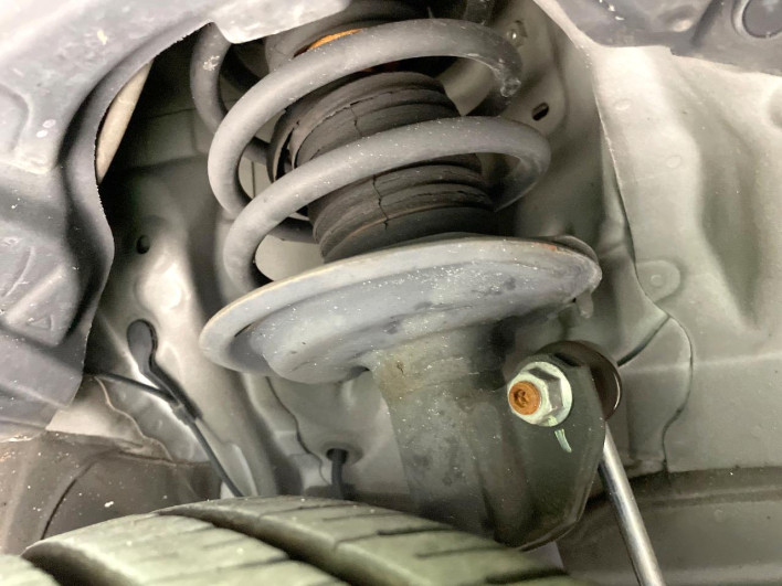 2016 Toyota Aqua DAA-NHP10 (UW-6a1ba715dd196)[18]