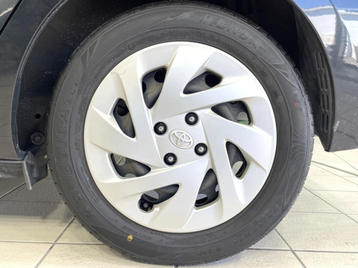 2016 Toyota Aqua DAA-NHP10 (UW-6a1ba715dd196)[13]