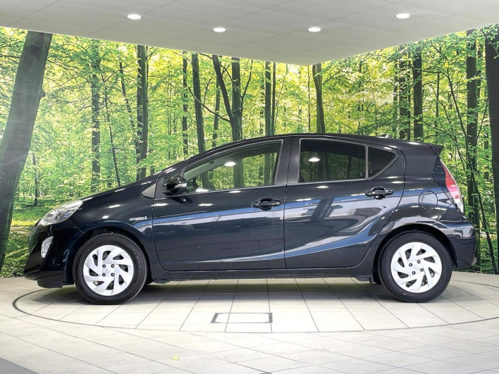 2016 Toyota Aqua DAA-NHP10 (UW-6a1ba715dd196)[28]