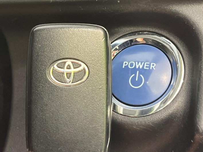 2012 Toyota Aqua DAA-NHP10 (UW-6a1ba71824033)[23]