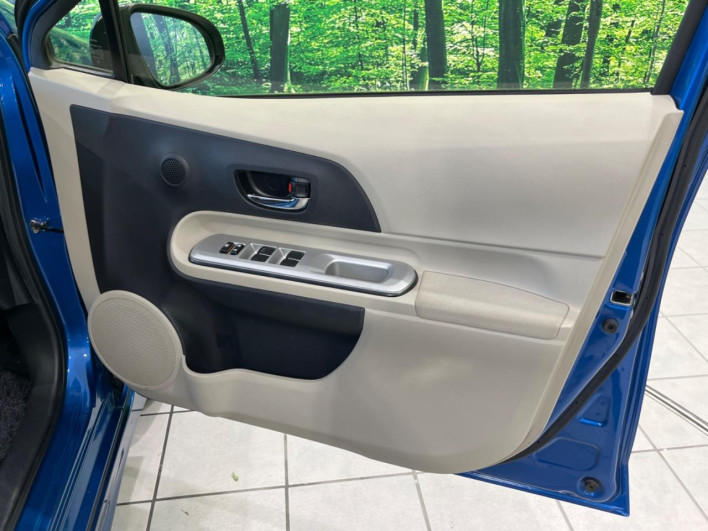 2012 Toyota Aqua DAA-NHP10 (UW-6a1ba71824033)[29]