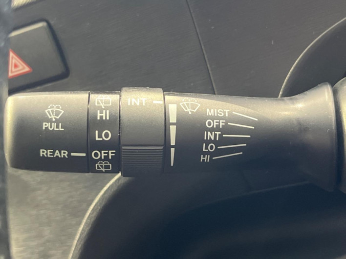 2012 Toyota Aqua DAA-NHP10 (UW-6a1ba71824033)[10]