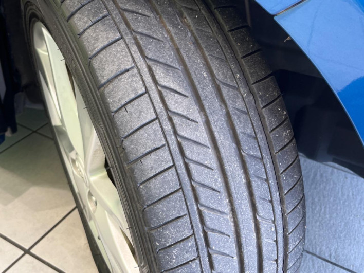2012 Toyota Aqua DAA-NHP10 (UW-6a1ba71824033)[14]
