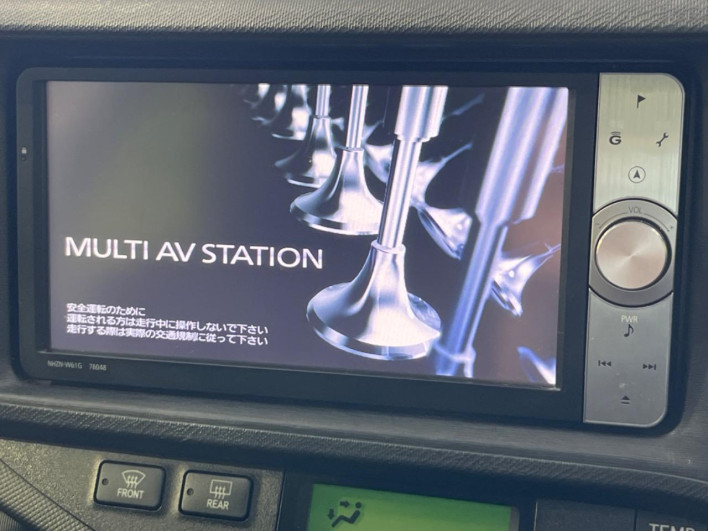 2012 Toyota Aqua DAA-NHP10 (UW-6a1ba71824033)[6]