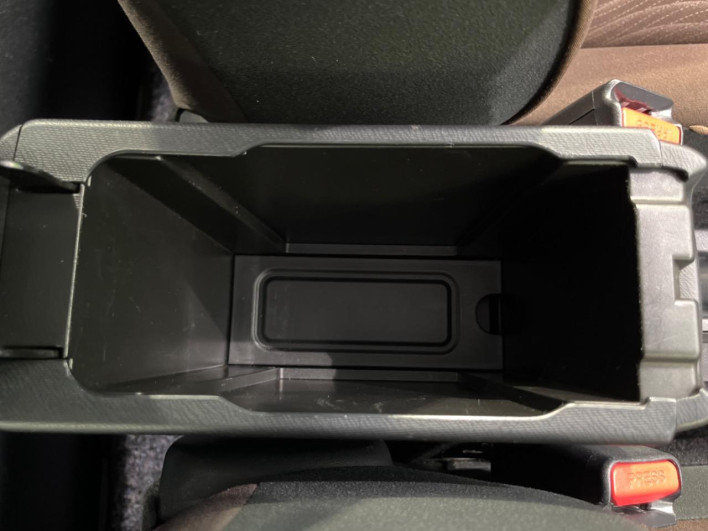 2012 Toyota Aqua DAA-NHP10 (UW-6a1ba71824033)[28]