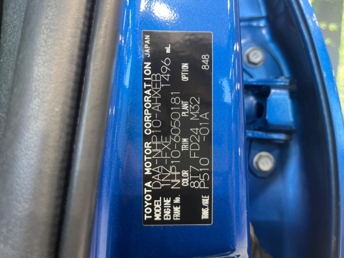 2012 Toyota Aqua DAA-NHP10 (UW-6a1ba71824033)[1]