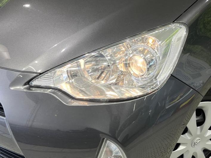 2013 Toyota Aqua DAA-NHP10 (UW-6a1ba718e03ea)[11]