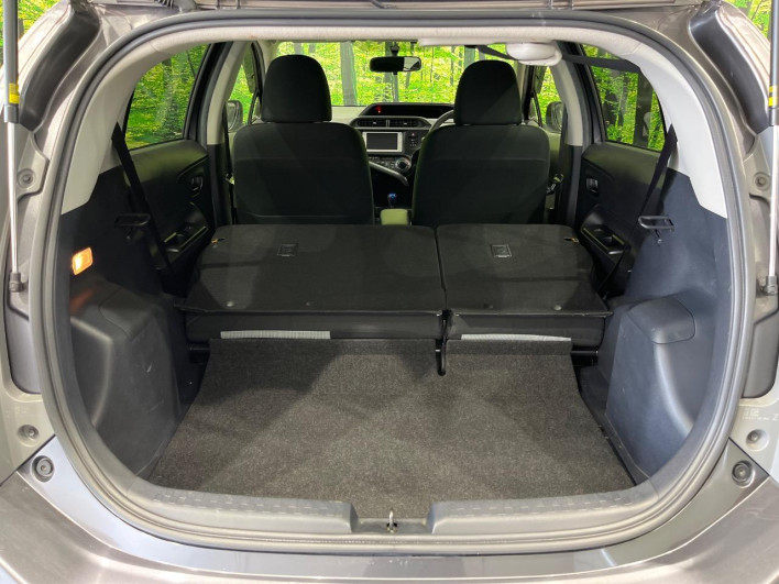 2013 Toyota Aqua DAA-NHP10 (UW-6a1ba718e03ea)[20]