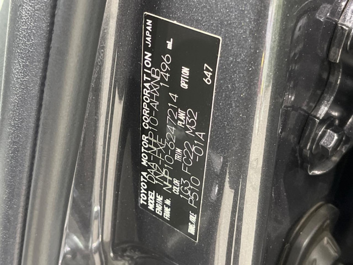 2013 Toyota Aqua DAA-NHP10 (UW-6a1ba718e03ea)[1]
