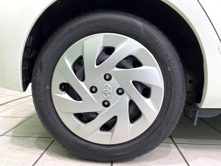 2017 Toyota Aqua DAA-NHP10 (UW-6a1ba71a2d96b)[20]
