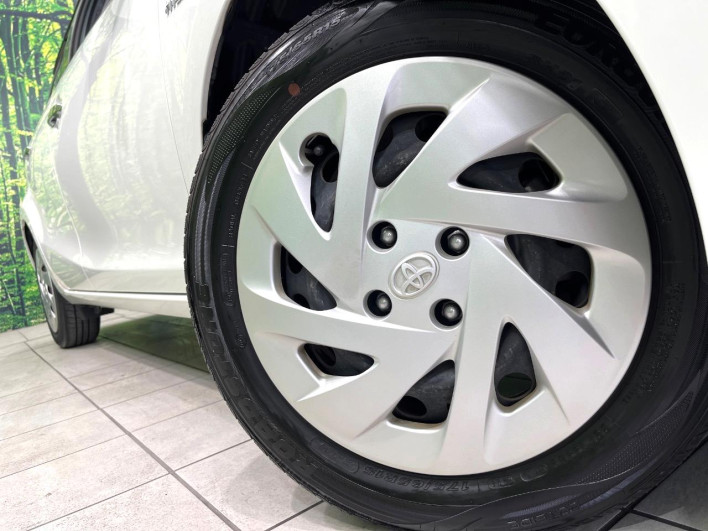 2017 Toyota Aqua DAA-NHP10 (UW-6a1ba71a2d96b)[14]