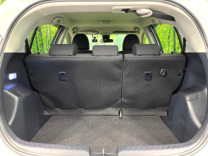 2017 Toyota Aqua DAA-NHP10 (UW-6a1ba71a2d96b)[28]