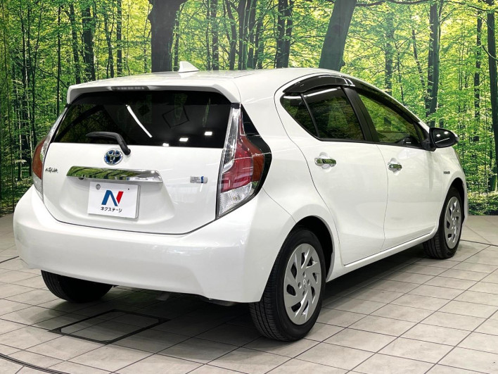2017 Toyota Aqua DAA-NHP10 (UW-6a1ba71a2d96b)[7]