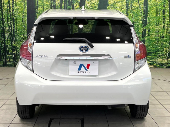 2017 Toyota Aqua DAA-NHP10 (UW-6a1ba71a2d96b)[8]