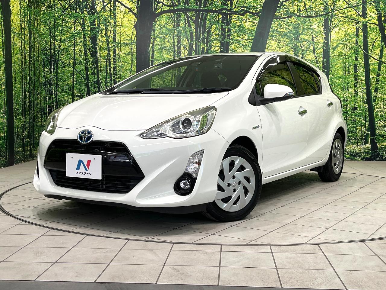 2017 Toyota Aqua DAA-NHP10