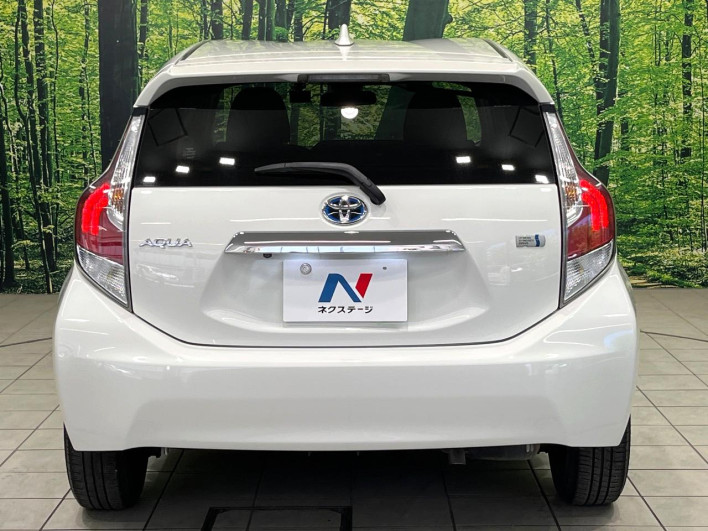 2017 Toyota Aqua DAA-NHP10 (UW-6a1ba71a2d96b)[21]