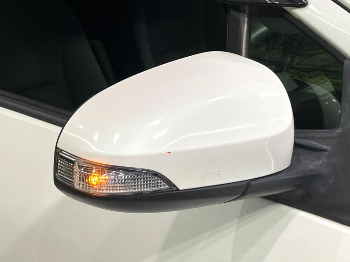2017 Toyota Aqua DAA-NHP10 (UW-6a1ba71a2d96b)[19]