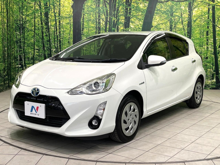 2017 Toyota Aqua DAA-NHP10 (UW-6a1ba71a2d96b)[11]
