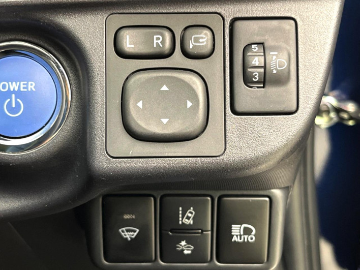 2018 Toyota Aqua DAA-NHP10 (UW-6a1ba71cb3c0f)[10]