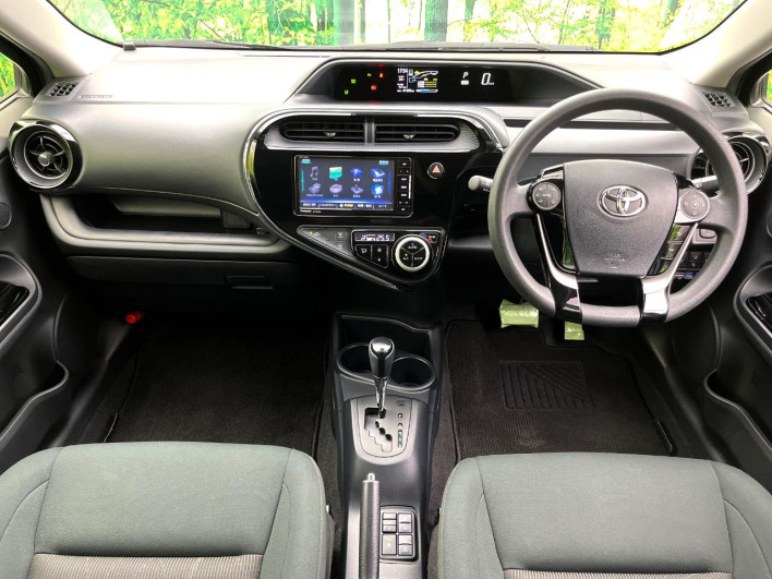 2018 Toyota Aqua DAA-NHP10 (UW-6a1ba71cb3c0f)[7]