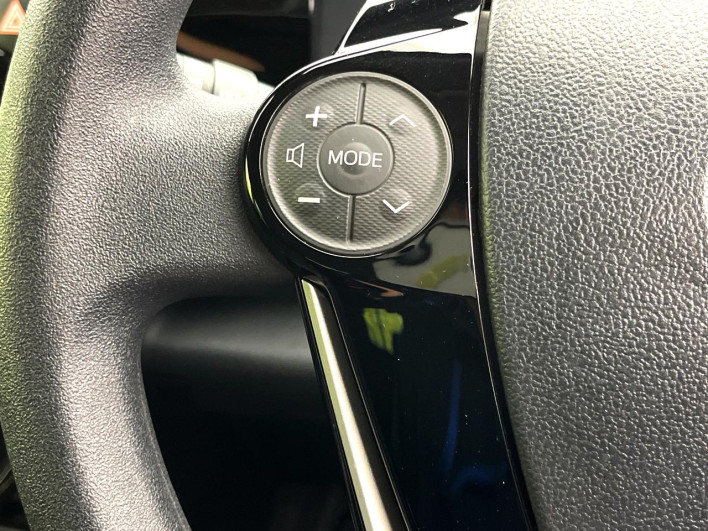 2018 Toyota Aqua DAA-NHP10 (UW-6a1ba71cb3c0f)[16]