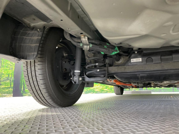 2017 Toyota Corolla Axio DAA-NKE165 (UW-6a1ba71fc728d)[29]