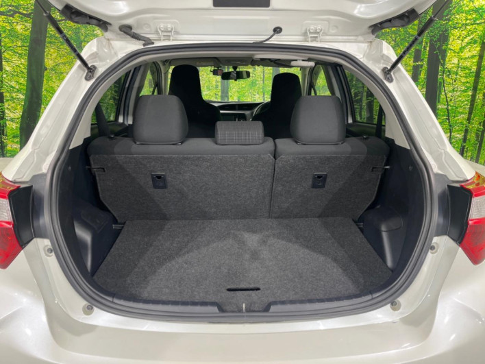 2017 Toyota Vitz DBA-NSP135 (UW-6a1ba72043feb)[4]