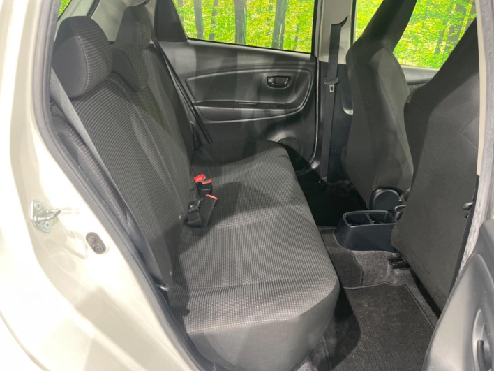 2017 Toyota Vitz DBA-NSP135 (UW-6a1ba72043feb)[22]