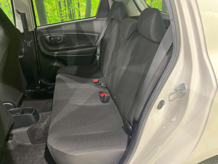 2017 Toyota Vitz DBA-NSP135 (UW-6a1ba72043feb)[24]