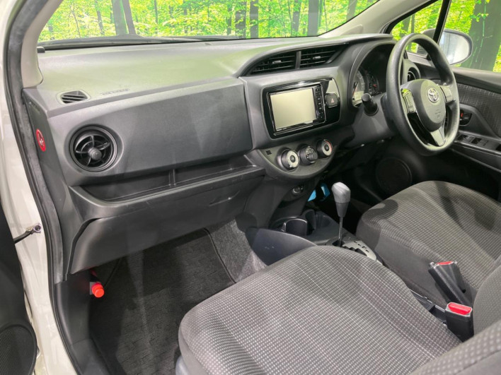 2017 Toyota Vitz DBA-NSP135 (UW-6a1ba72043feb)[19]