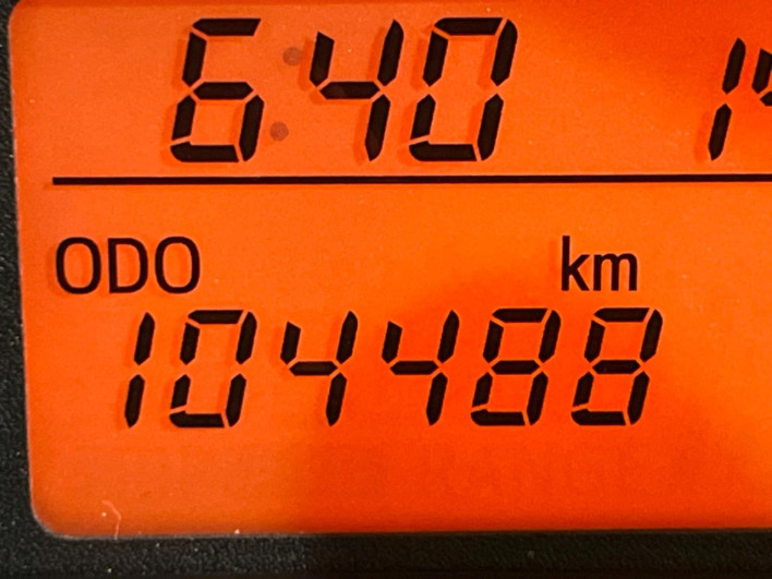 2017 Toyota Vitz DBA-NSP135 (UW-6a1ba72043feb)[2]