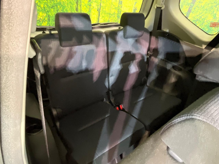 2016 Toyota Sienta DBA-NSP170G (UW-6a1ba7226eb07)[27]