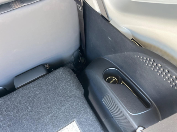 2019 Toyota Sienta DBA-NSP170G (UW-6a1ba7253f52a)[24]