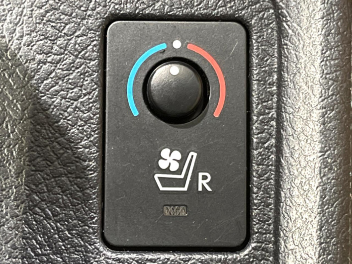 2012 Toyota Corolla Axio DBA-NZE164 (UW-6a1ba72a0666e)[26]
