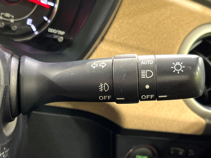2012 Toyota Corolla Axio DBA-NZE164 (UW-6a1ba72a0666e)[21]