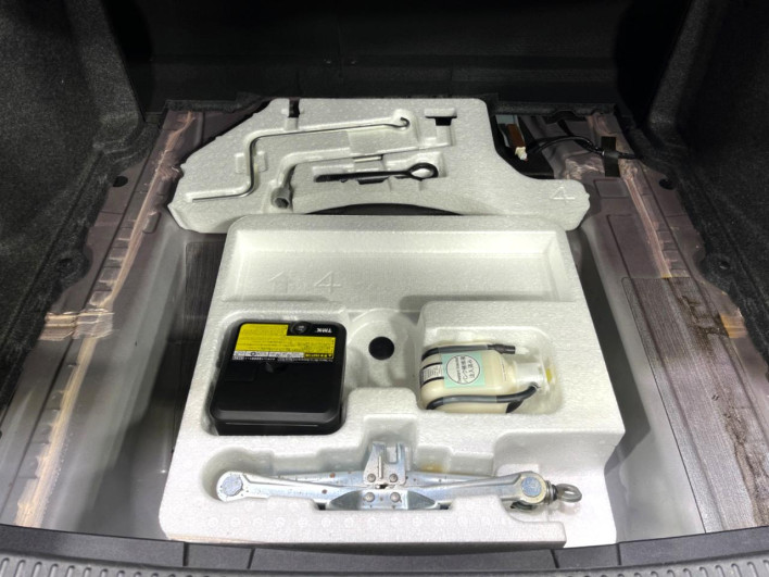2012 Toyota Corolla Axio DBA-NZE164 (UW-6a1ba72a0666e)[7]