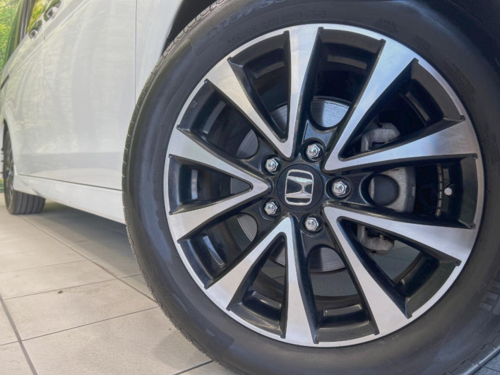 2013 Honda Stepwgn Spada DBA-RK5 (UW-6a1ba72f5f25d)[18]