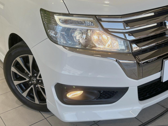 2013 Honda Stepwgn Spada DBA-RK5 (UW-6a1ba72f5f25d)[16]