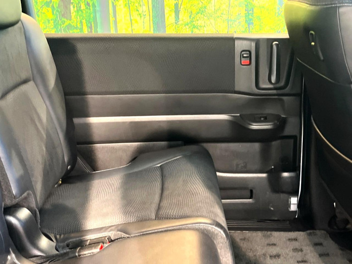 2013 Honda Stepwgn Spada DBA-RK5 (UW-6a1ba72f6c41f)[25]