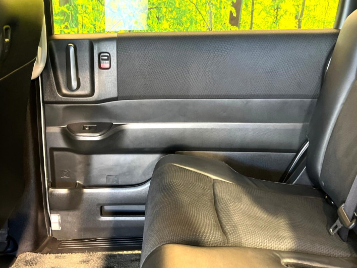 2013 Honda Stepwgn Spada DBA-RK5 (UW-6a1ba72f6c41f)[29]