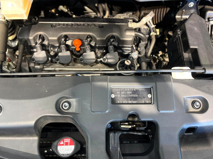 2013 Honda Stepwgn Spada DBA-RK5 (UW-6a1ba72f6c41f)[4]