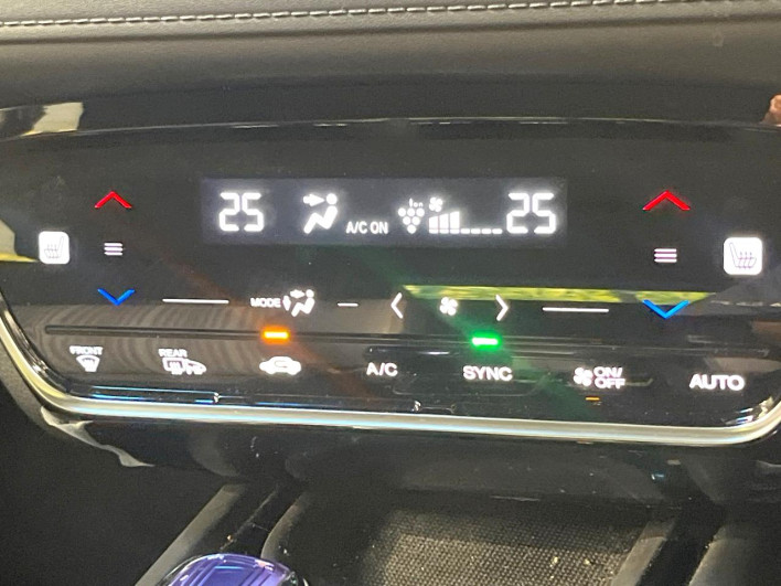 2017 Honda VEZEL DAA-RU3 (UW-6a1ba7356ab9a)[23]