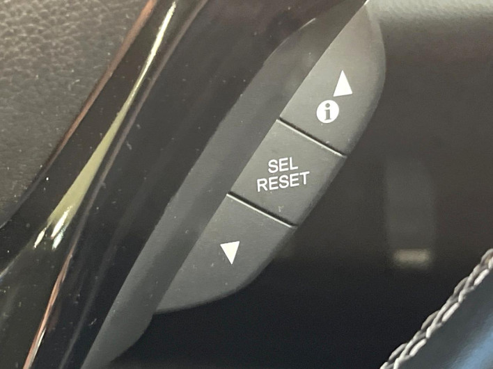 2017 Honda VEZEL DAA-RU3 (UW-6a1ba7356ab9a)[28]