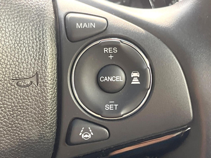 2017 Honda VEZEL DAA-RU3 (UW-6a1ba7356ab9a)[27]