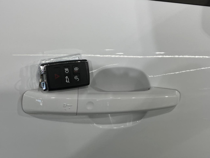 2023 Jaguar E Pace 3BA-DF2XB (UW-6a1ba742a8c80)[27]