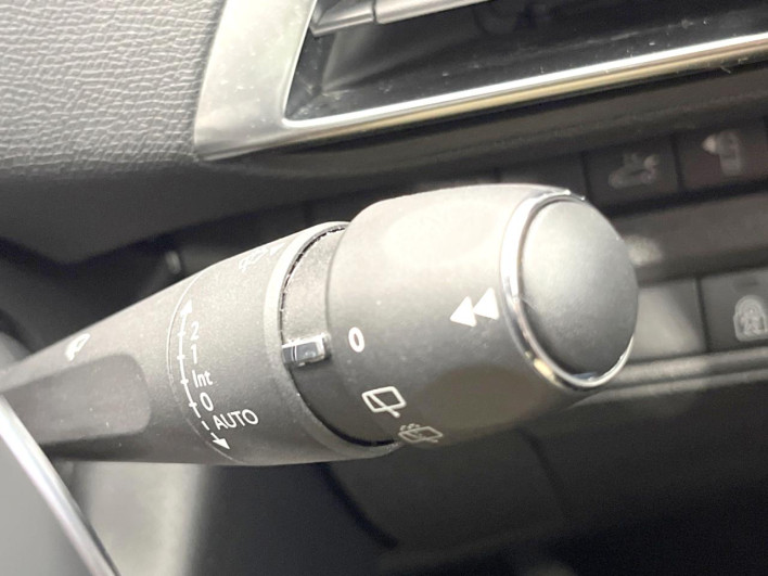 2020 Peugeot 5008 3BA-P875G06 (UW-6a1ba7568a7d8)[26]