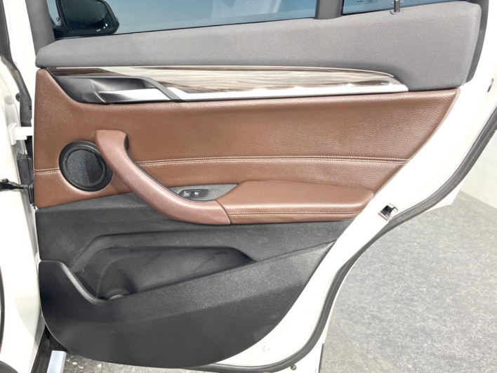 2018 BMW X1 LDA-HT20 (UW-6a1ba76007914)[18]