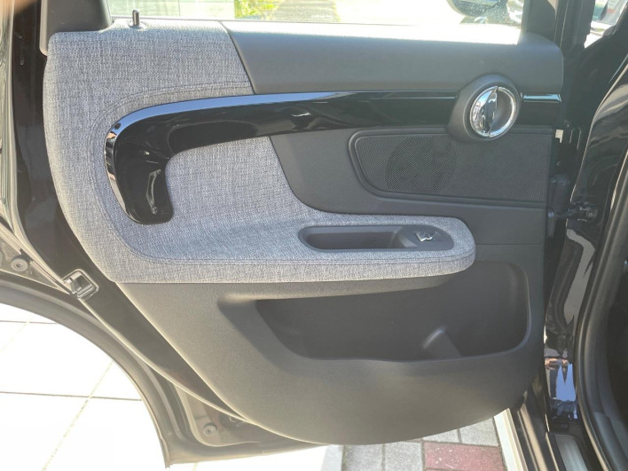 2021 Rover Mini 3DA-42BT20 (UW-6a1ba765705e3)[17]