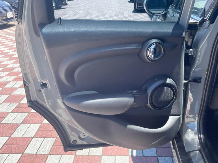 2017 Rover Mini LDA-XT15 (UW-6a1ba766bca3c)[15]
