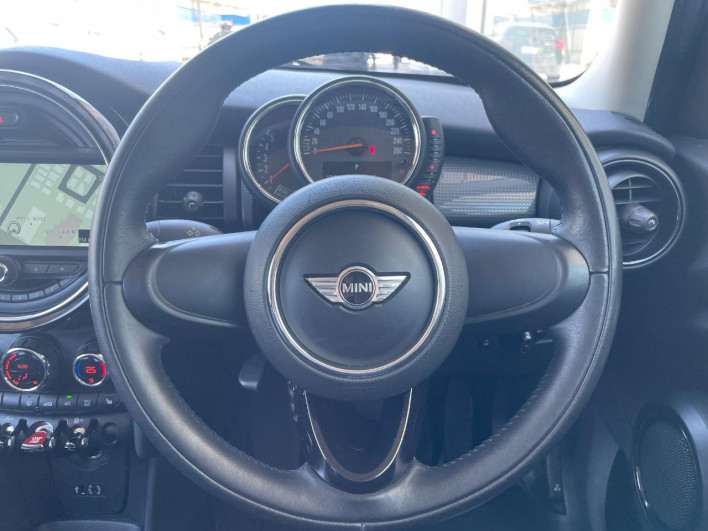 2017 Rover Mini LDA-XT15 (UW-6a1ba766bca3c)[26]